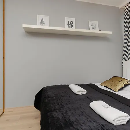 Apartment Charming In Center With Air Conditioning By Renters *
