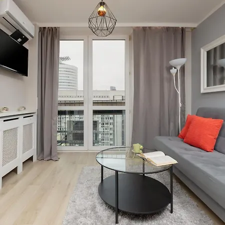 Charming In Center With Air Conditioning By Renters ワルシャワ